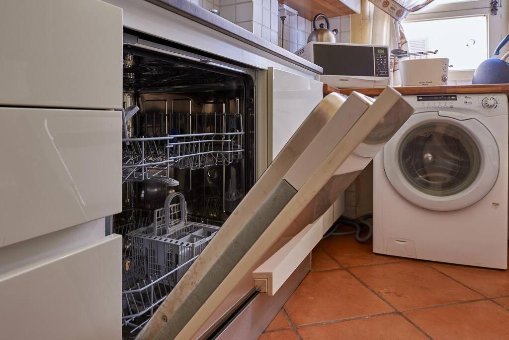 Irex - Cavour Private Apartment Рим Екстериор снимка