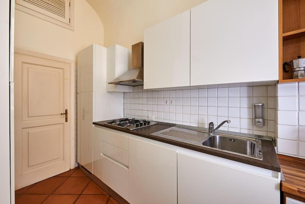 Irex - Cavour Private Apartment Рим Екстериор снимка